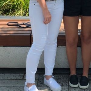 Vineyard Vines Skinny White Jeans, size 0
